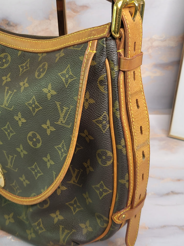 Louis Vuitton Monogram Tikal GM