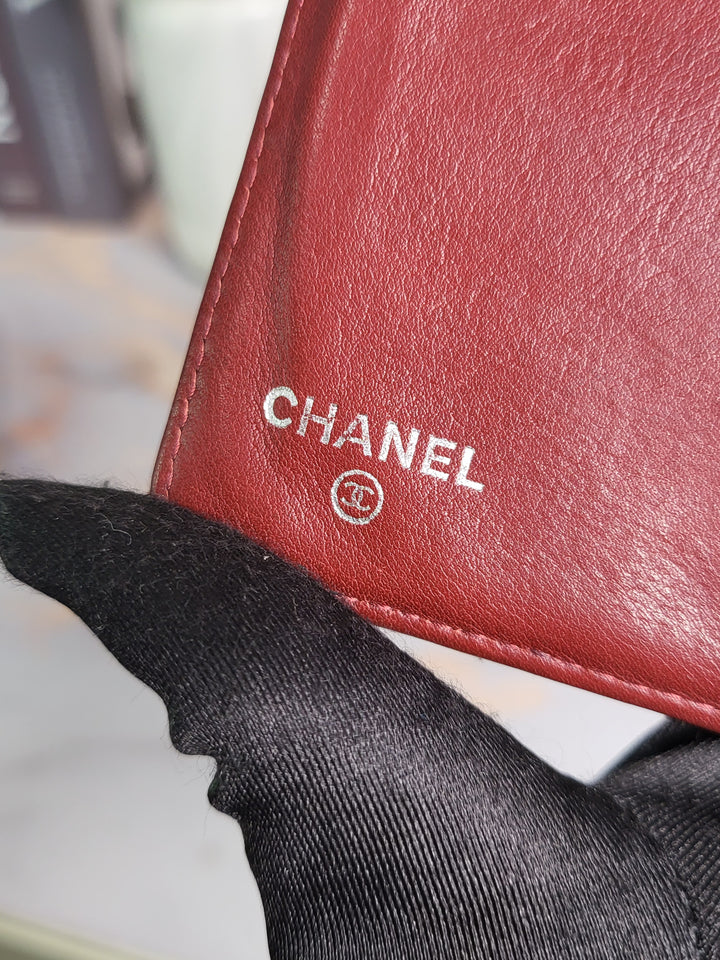 Chanel Caviar Yen Wallet