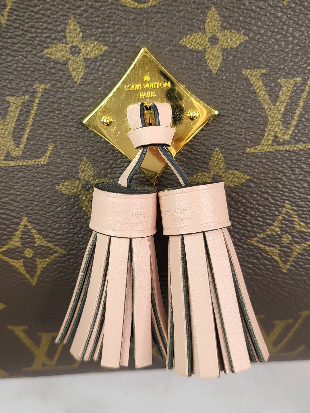 Louis Vuitton Monogram Saintonge