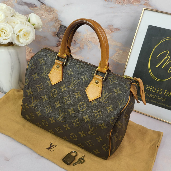 Louis Vuitton Monogram Speedy 25