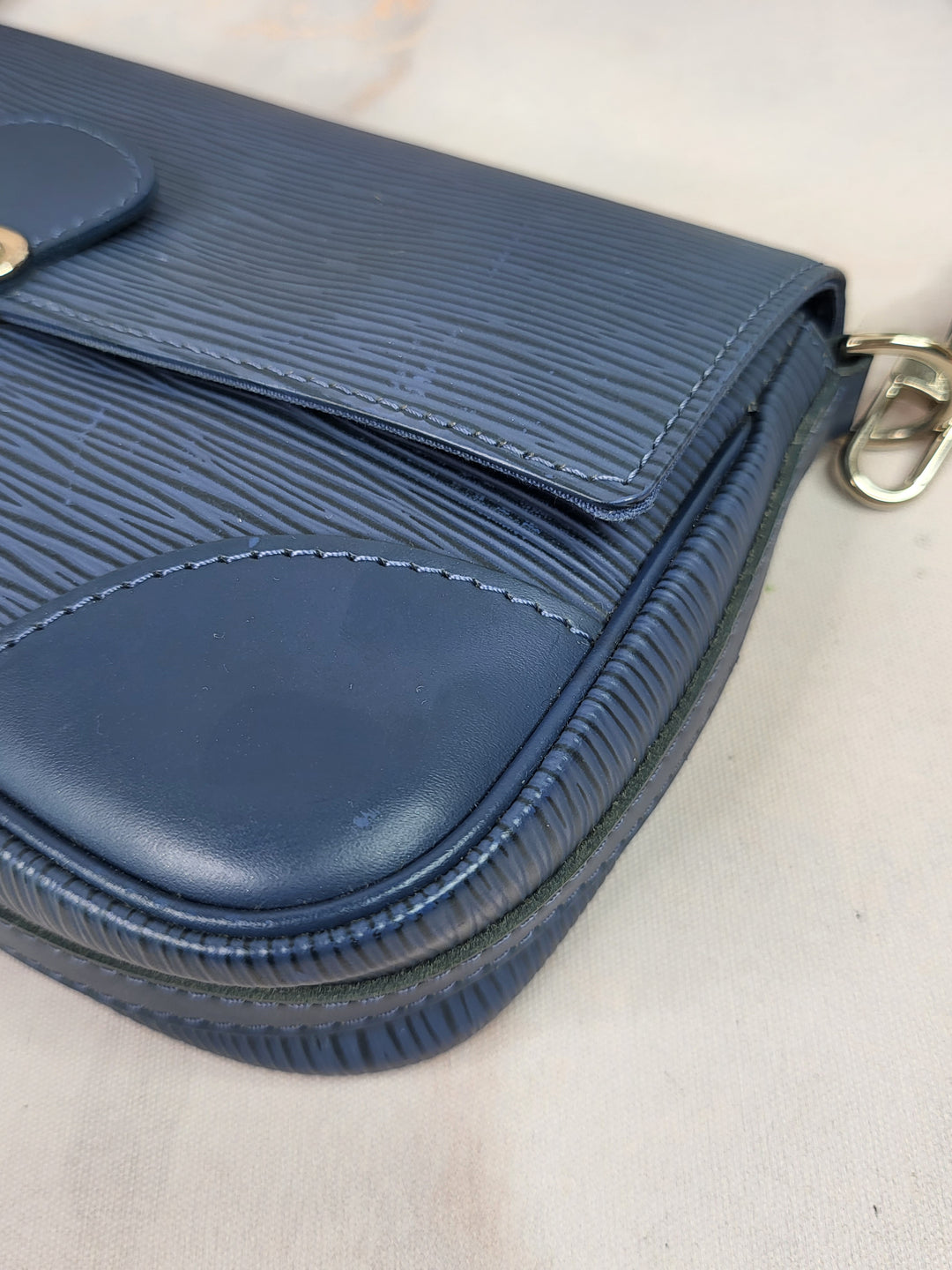 Louis Vuitton Epi Leather Segur Pochette