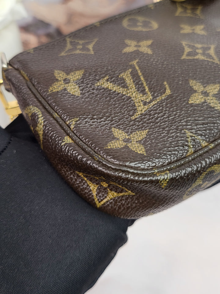 Louis Vuitton Monogram Mini Pochette