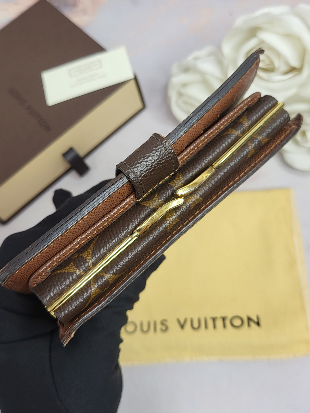 Louis Vuitton Monogram Kisslock Wallet