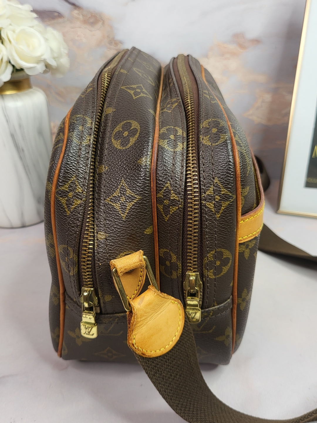 Louis Vuitton Monogram Reporter