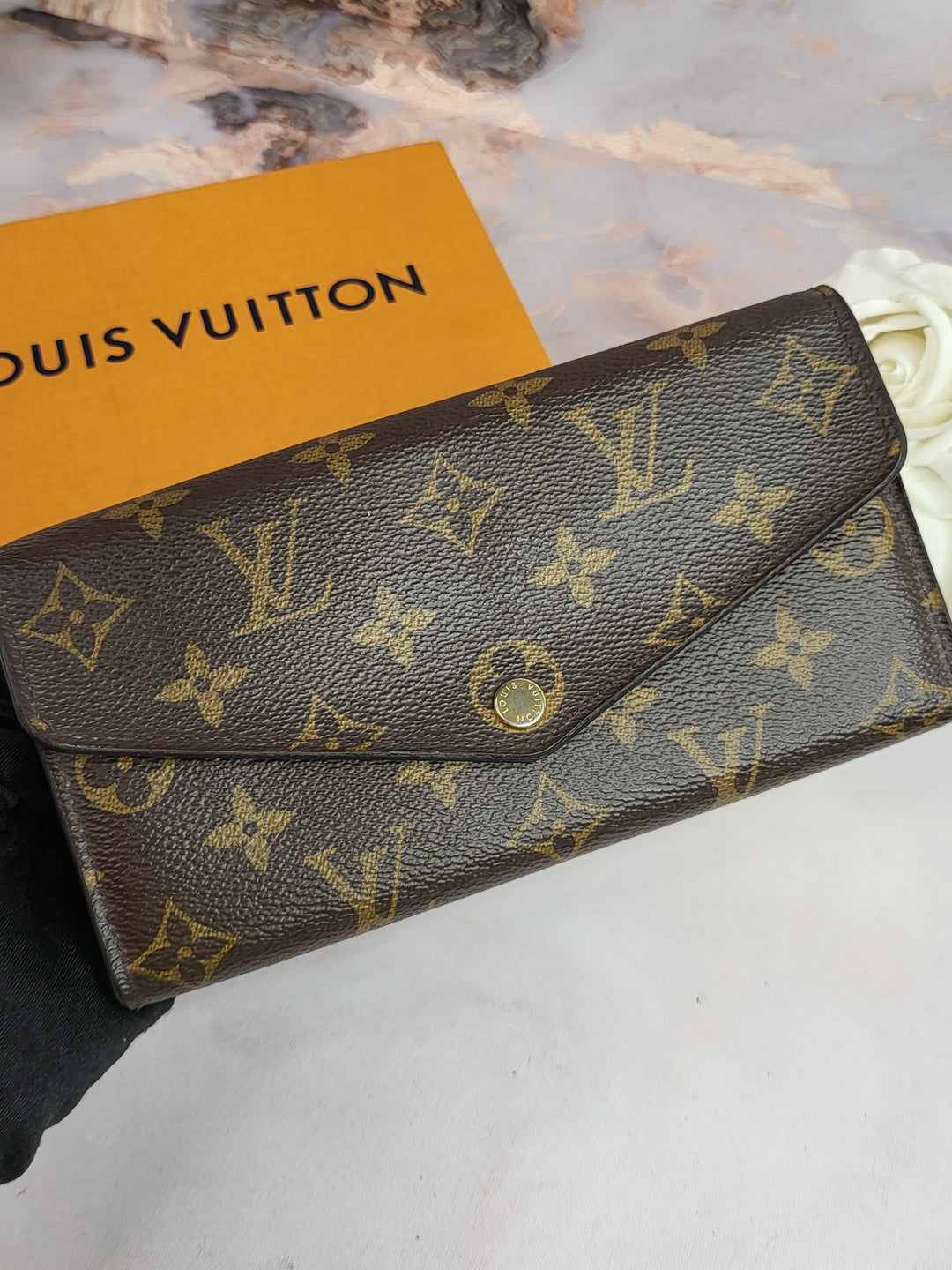 Louis Vuitton Monogram Sarah Wallet