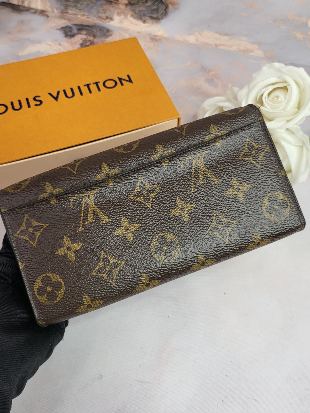 Louis Vuitton Monogram Sarah Wallet