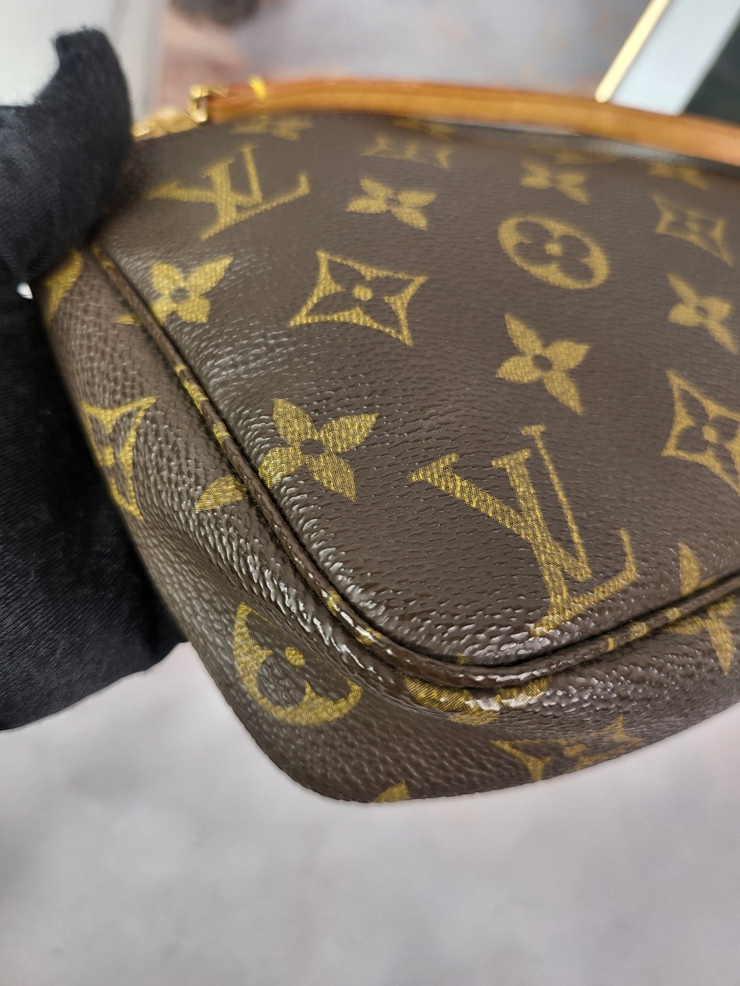 Louis Vuitton Monogram Vintage Pochette Accessoiries