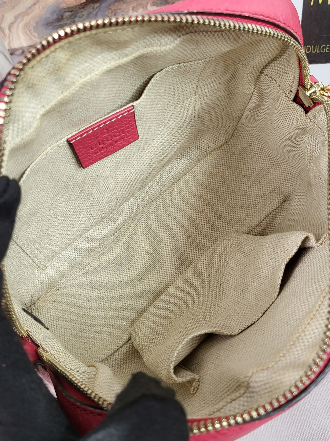 Gucci Pebbled Soho Camera Bag