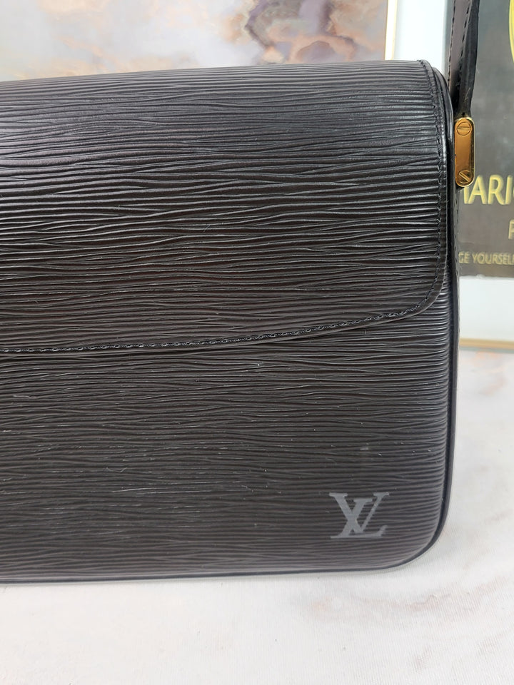 Louis Vuitton Epi Buci Bag