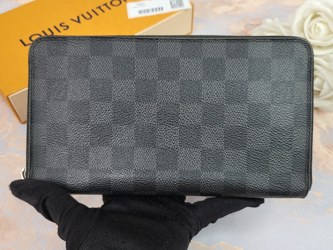 Louis Vuitton Damier Graphite Zippy Organizer