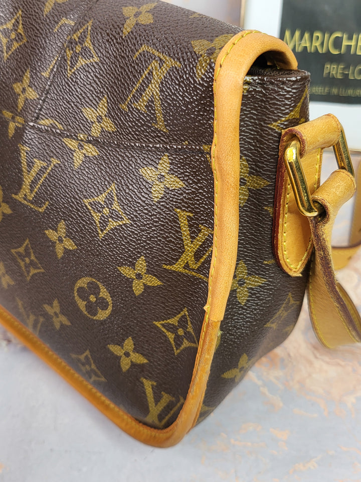 Louis Vuitton Monogram Menilmontant PM