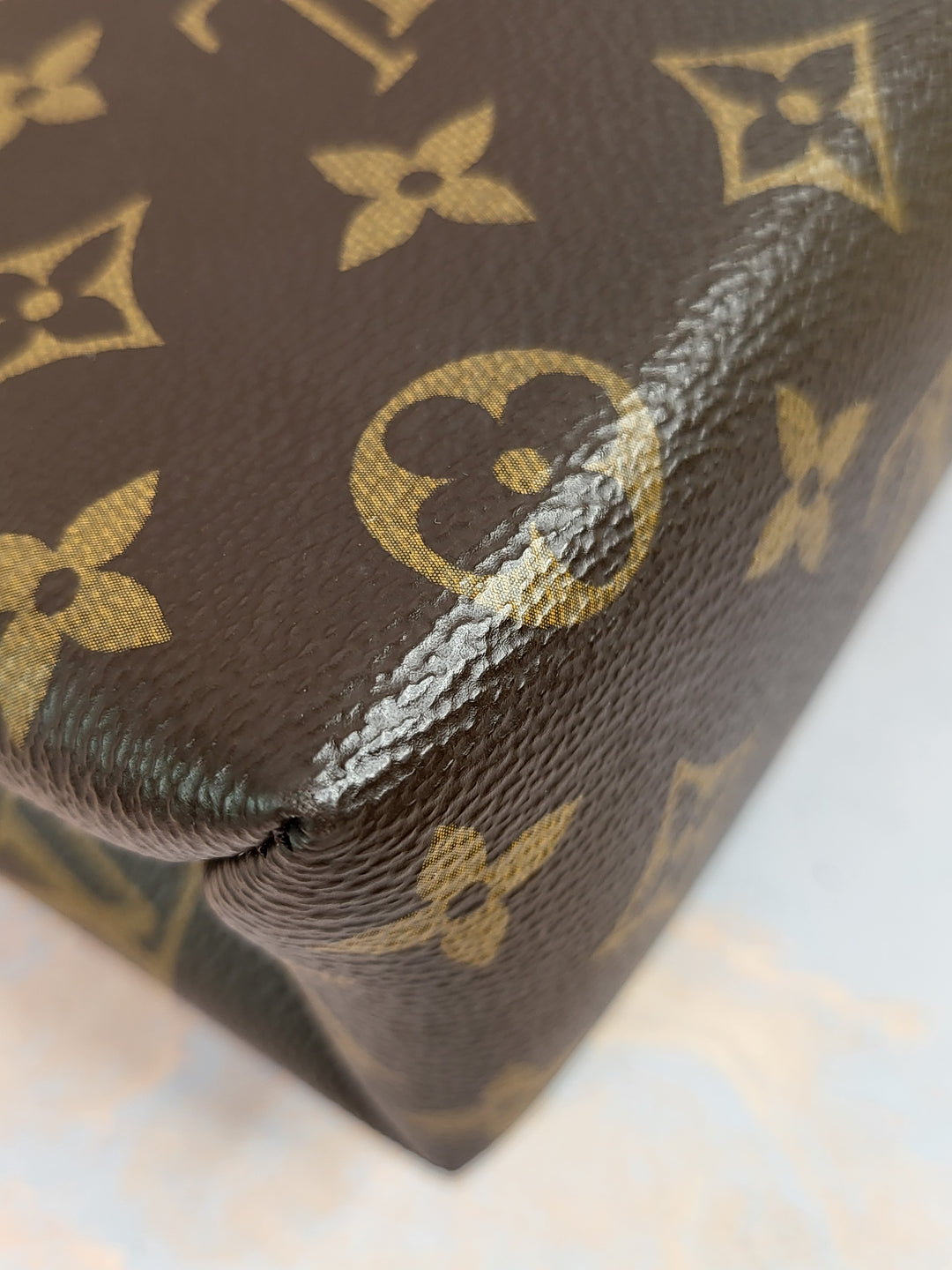 Louis Vuitton Monogram Locky BB Noir