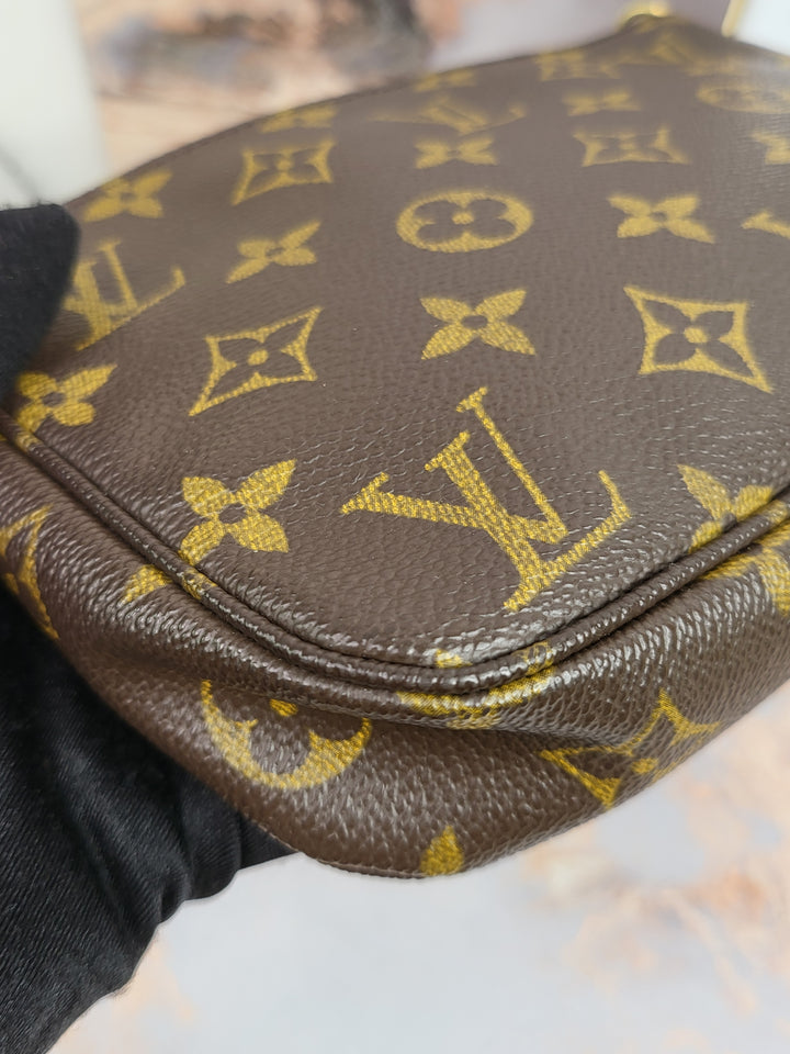 Louis Vuitton Monogram Pochette Accessories