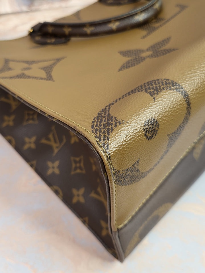 Louis Vuitton Reversed Monogram On The Go MM (OTG)