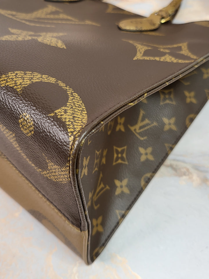 Louis Vuitton Reversed Monogram On The Go MM (OTG)