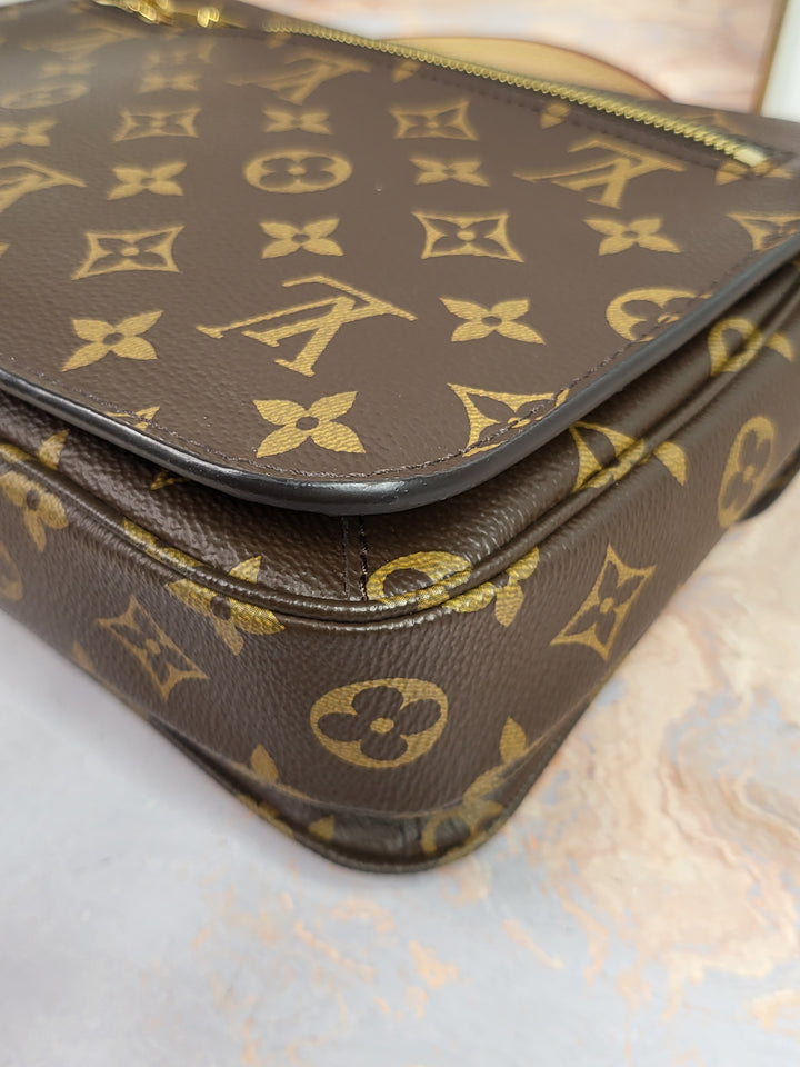 Louis Vuitton Monogram Pochette Metis