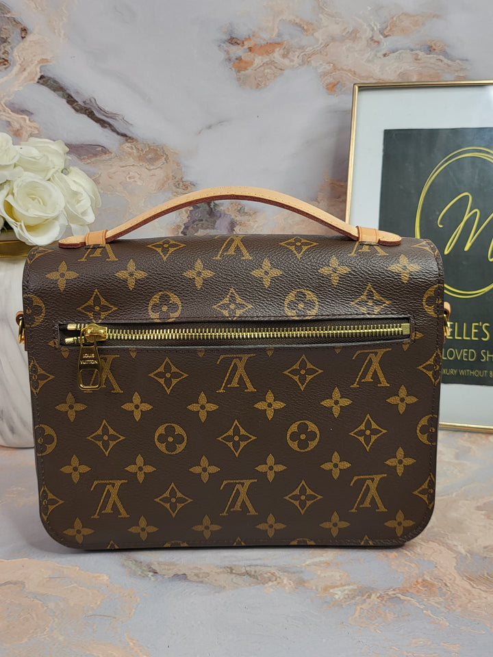 Louis Vuitton Monogram Pochette Metis