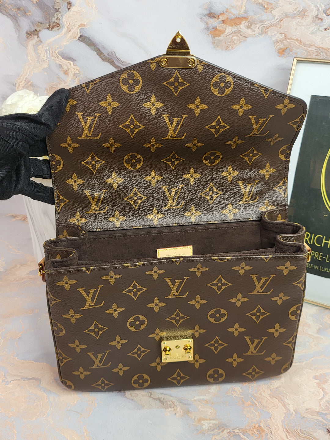 Louis Vuitton Monogram Pochette Metis