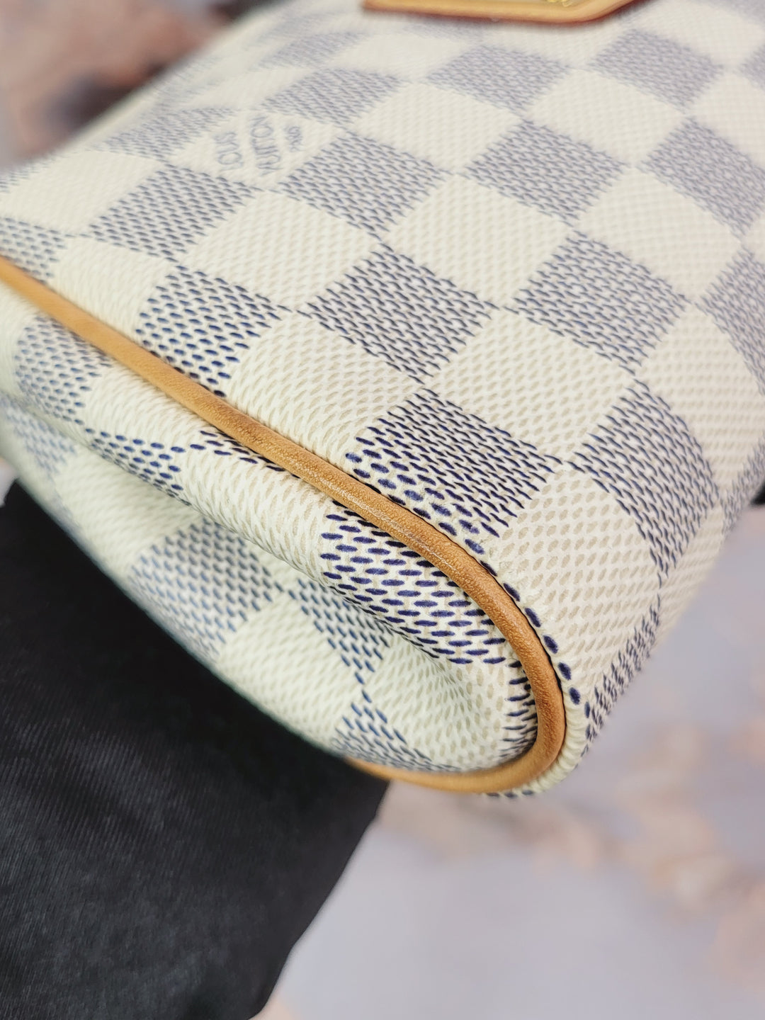 Louis Vuitton Damier Azur Eva Clutch