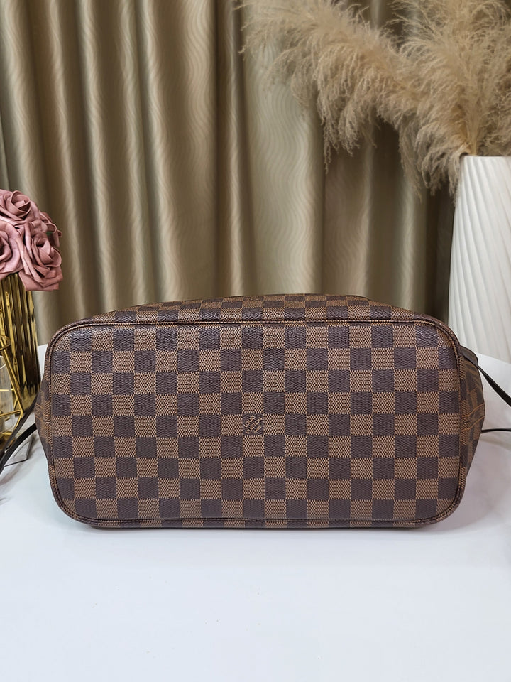 Louis Vuitton Damier Ebene Neverfull MM