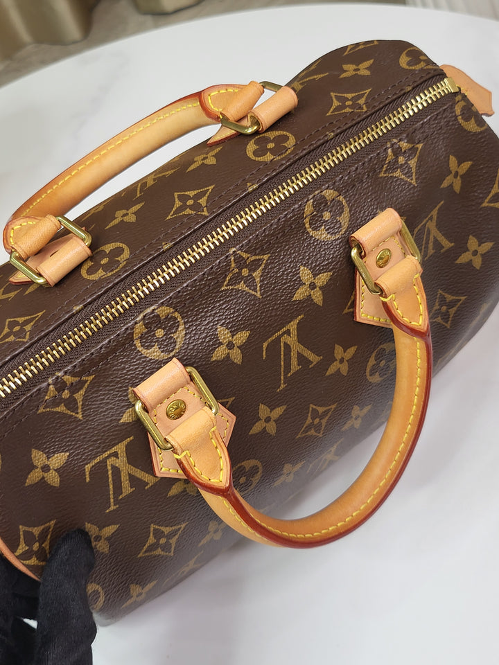 Louis Vuitton Monogram Speedy 25