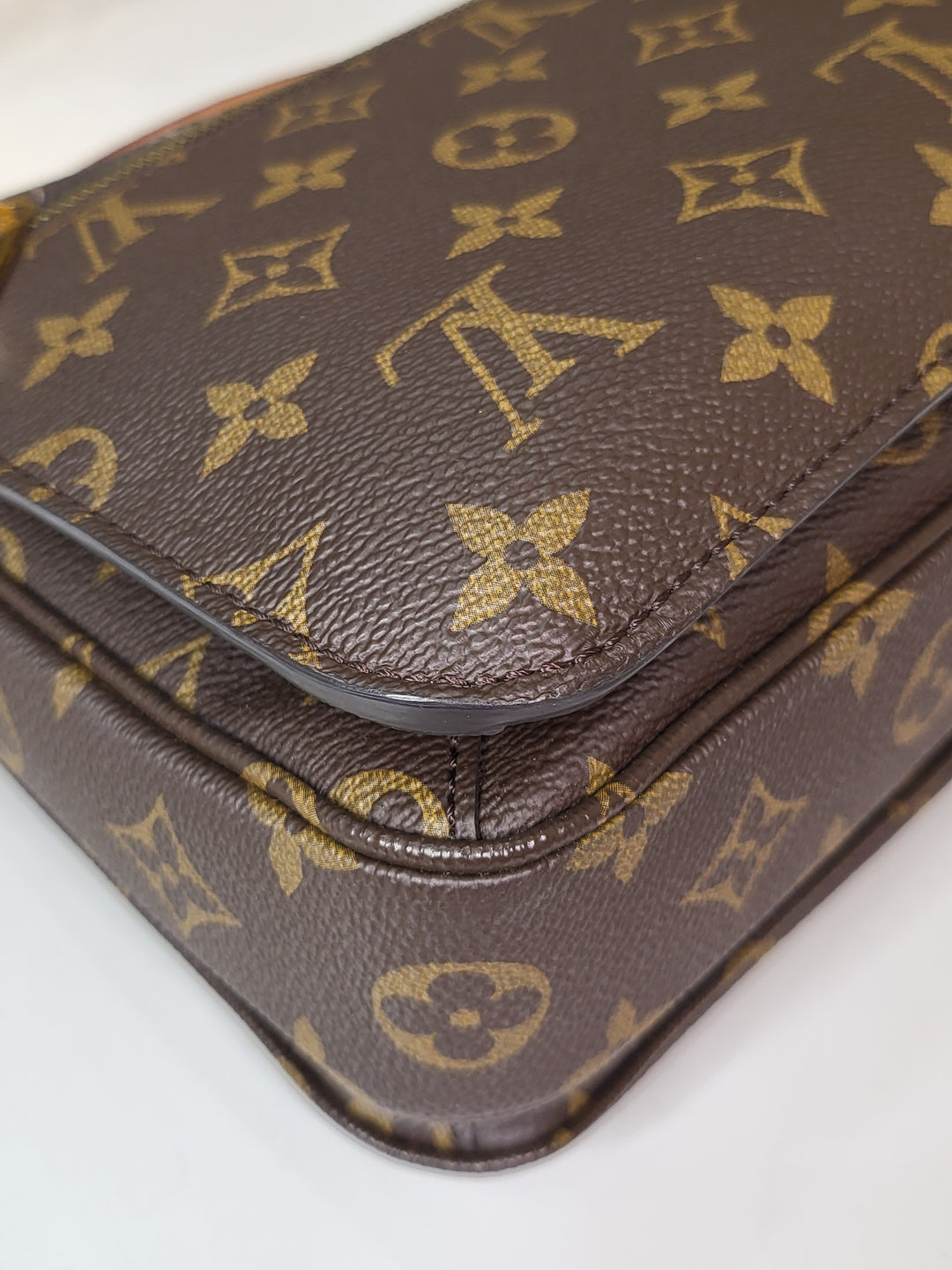 Louis Vuitton Monogram Pochette Metis