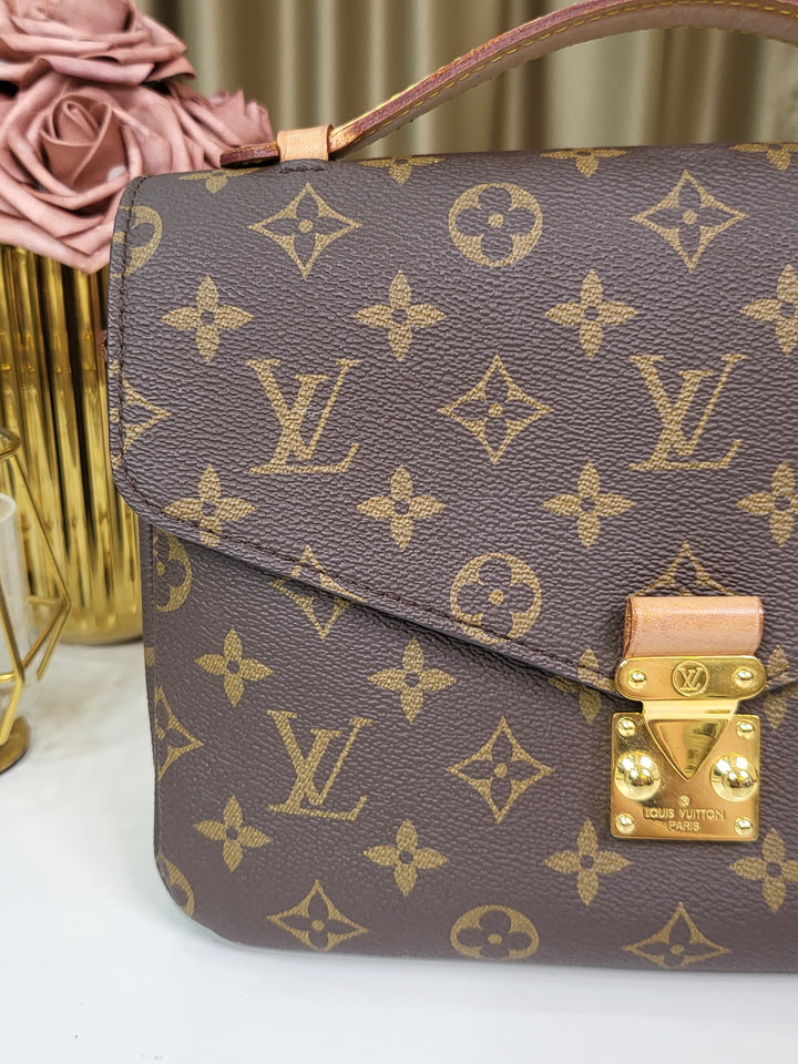 Louis Vuitton Monogram Pochette Metis