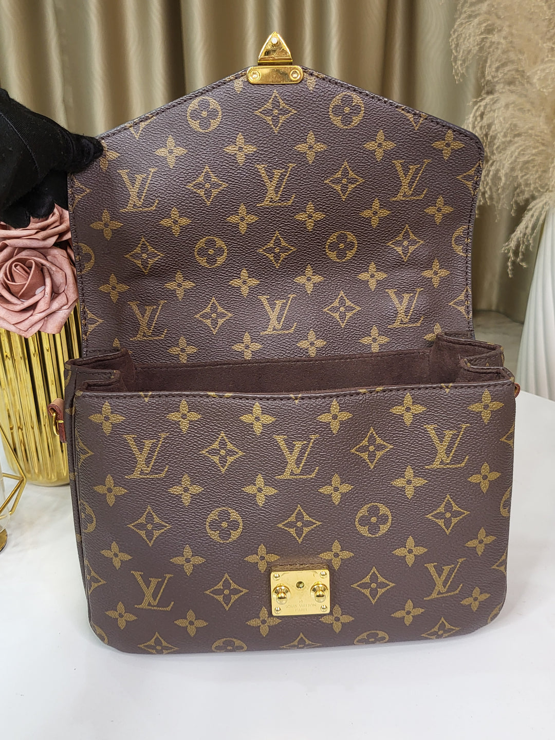 Louis Vuitton Monogram Pochette Metis