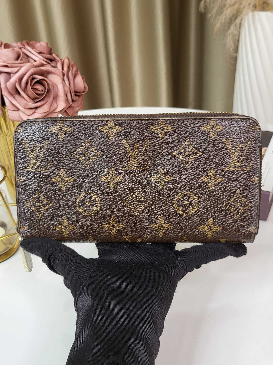 Louis Vuitton Monogram Zippy Wallet