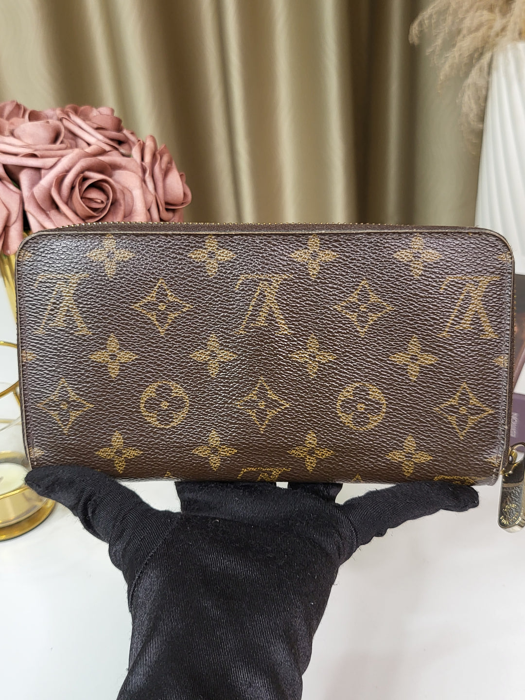 Louis Vuitton Monogram Zippy Wallet