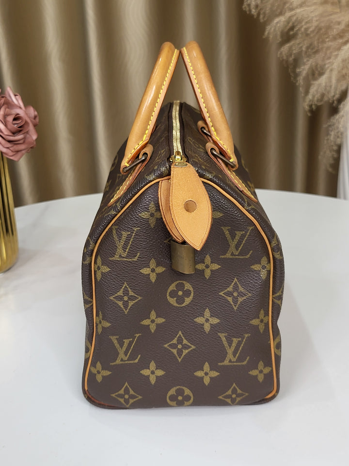 Louis Vuitton Monogram Speedy 25