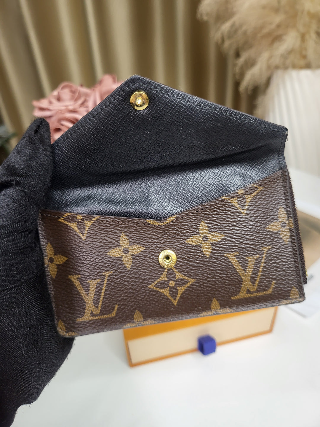 Louis Vuitton Monogram Recto Verso Wallet – Marichelle's Empire
