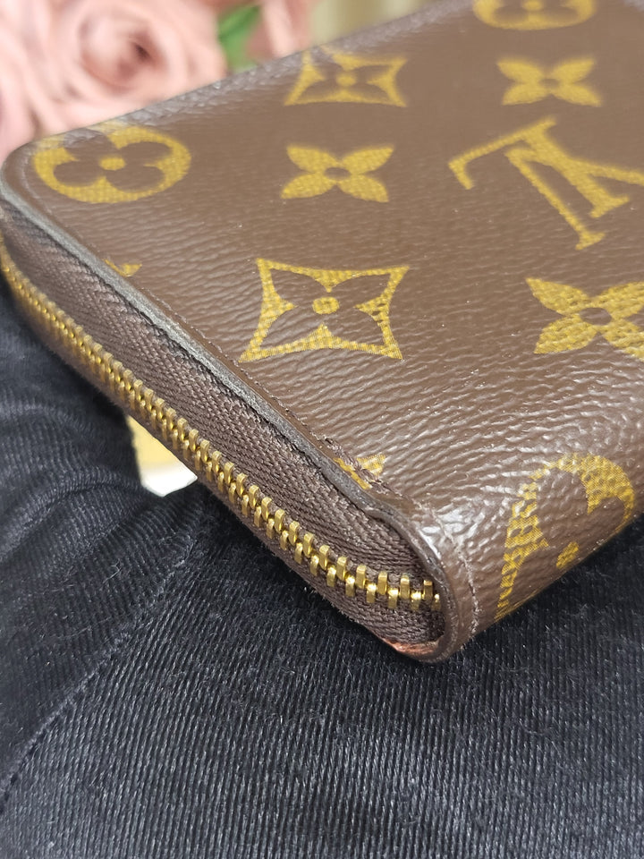 Louis Vuitton Monogram Zippy Coin Purse