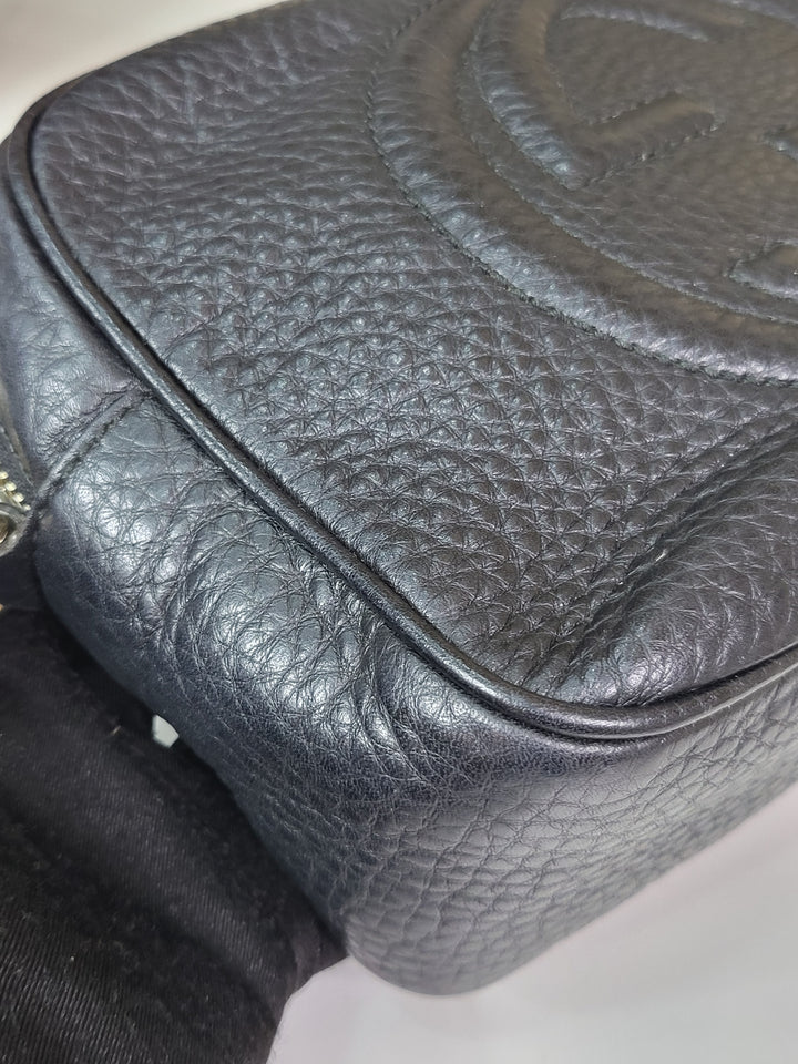 Gucci Pebbled Soho Camera Bag