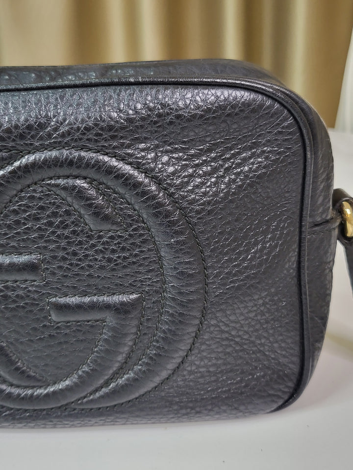 Gucci Pebbled Soho Camera Bag