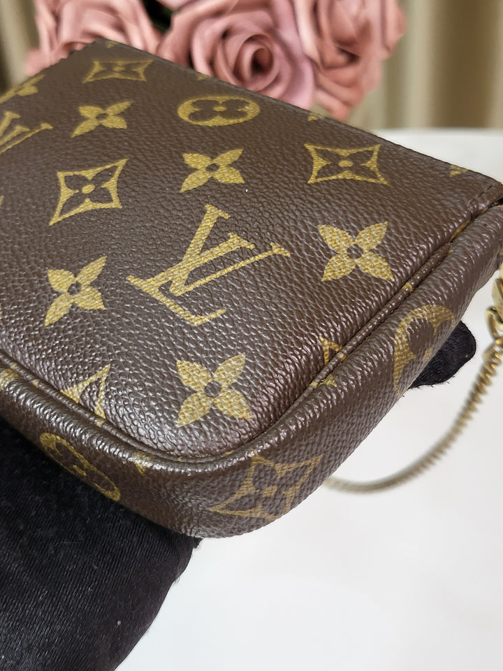 Louis Vuitton Monogram Mini Pochette