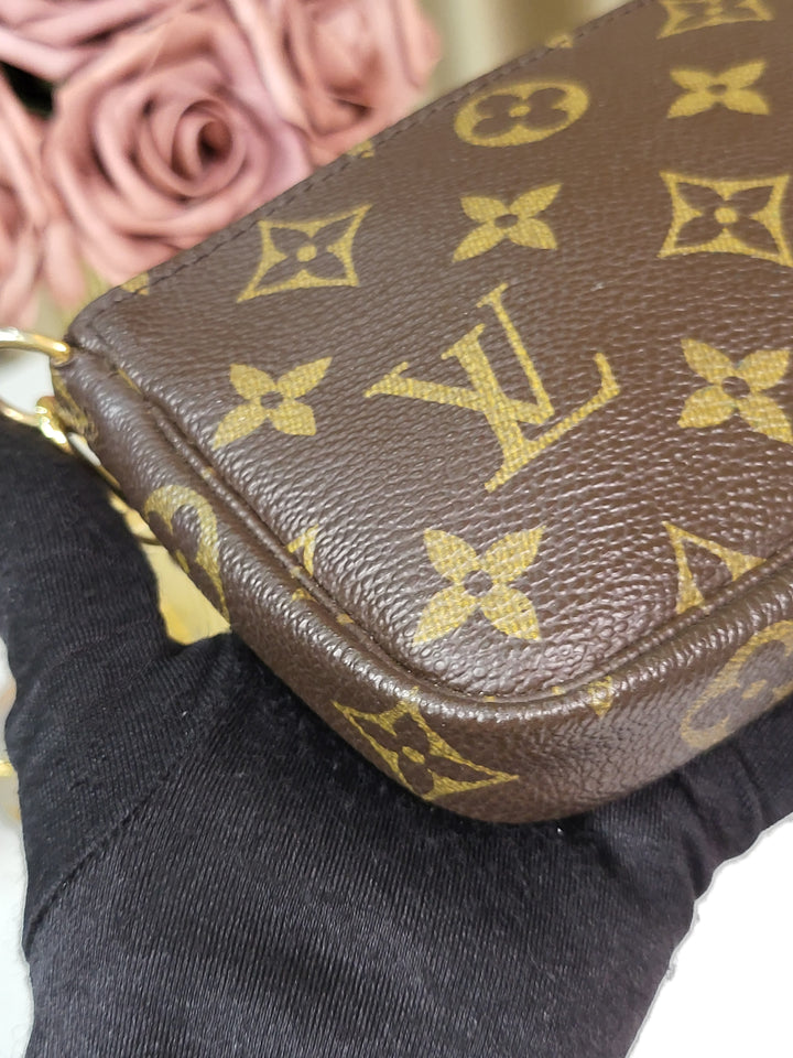 Louis Vuitton Monogram Mini Pochette