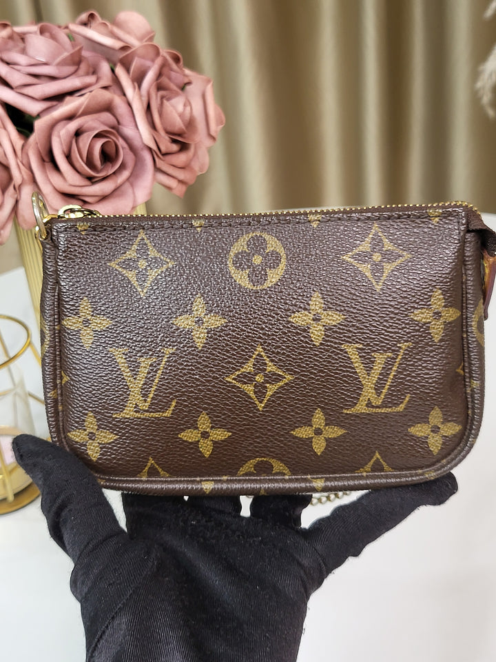 Louis Vuitton Monogram Mini Pochette