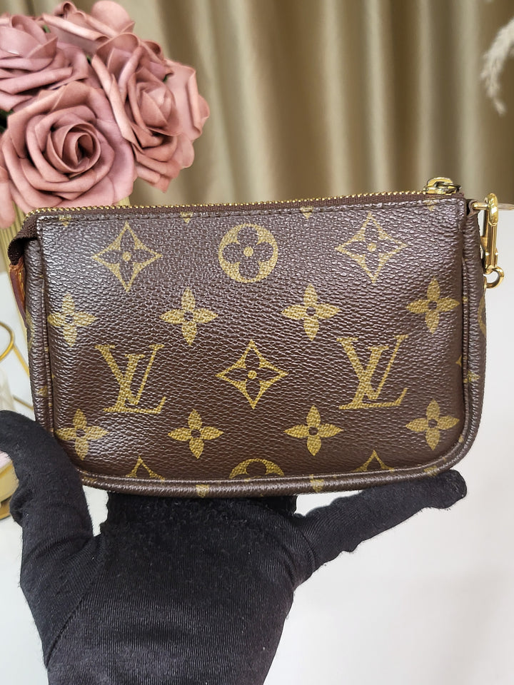 Louis Vuitton Monogram Mini Pochette