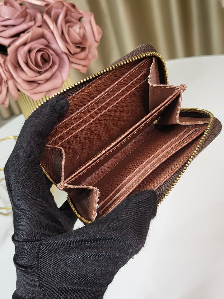 Louis Vuitton Monogram Zippy Coin Wallet