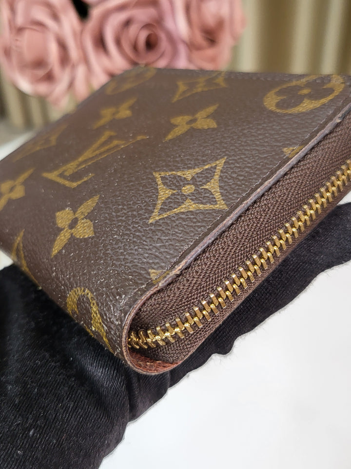 Louis Vuitton Monogram Zippy Coin Wallet