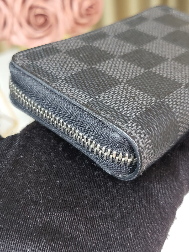 Louis Vuitton Damier Graphite Card Holder