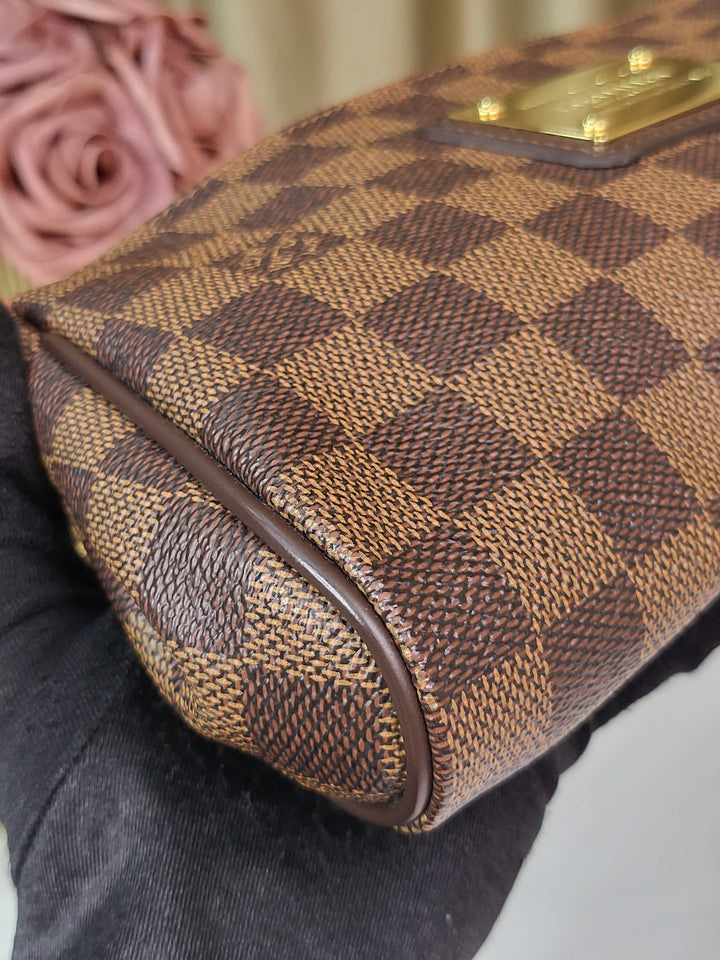 Louis Vuitton Damier Ebene Eva Clutch