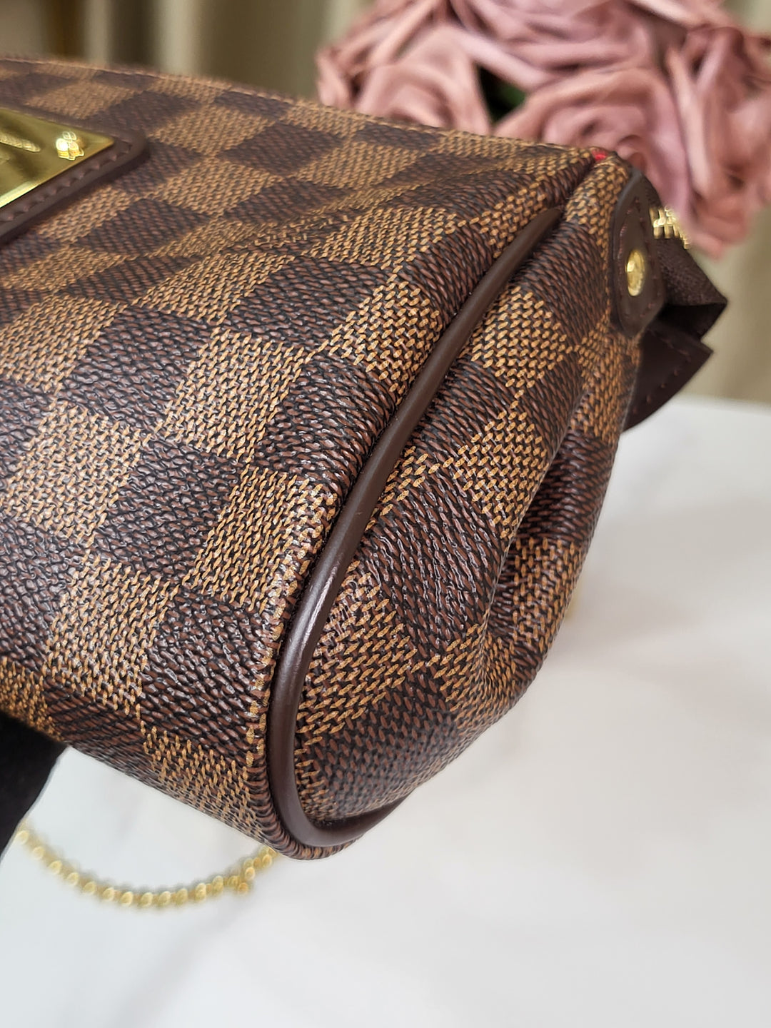 Louis Vuitton Damier Ebene Eva Clutch