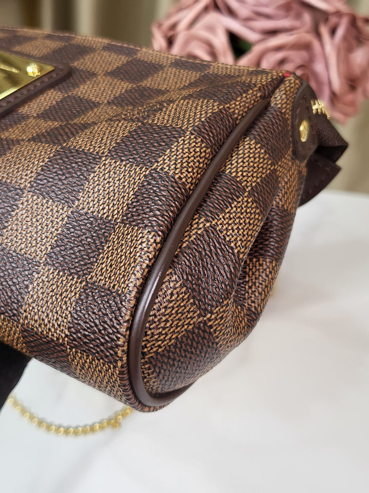 Louis Vuitton Damier Ebene Eva Clutch