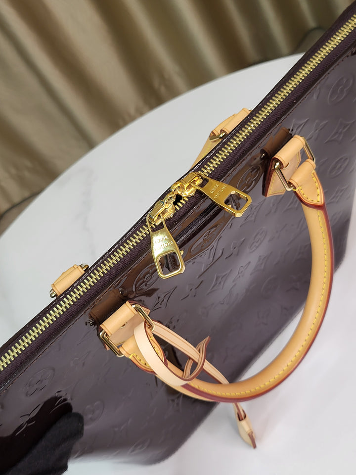Louis Vuitton Vernis Amarante Montebello MM