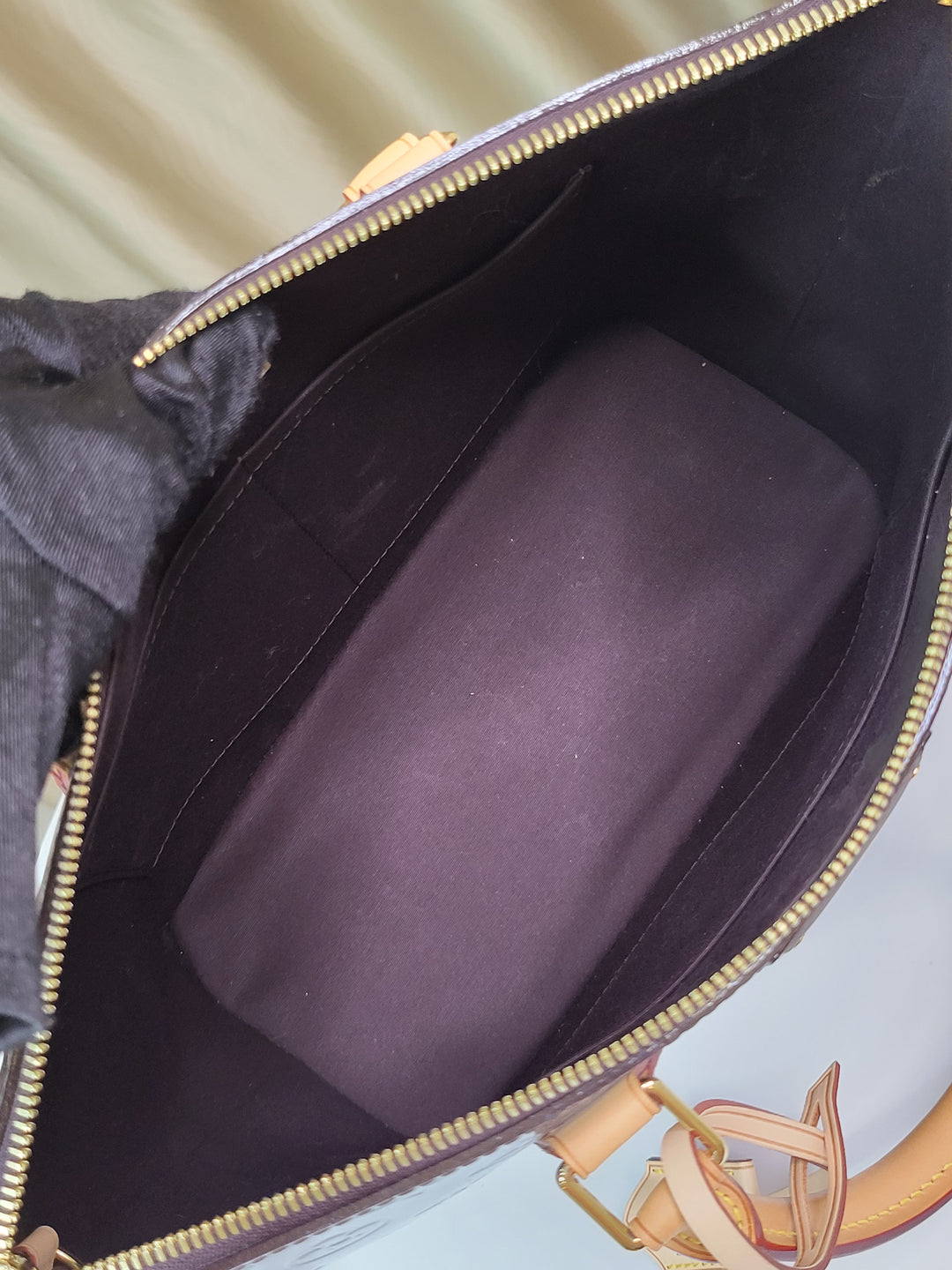 Louis Vuitton Vernis Amarante Montebello MM