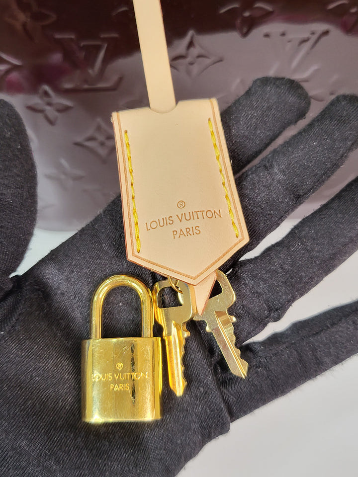 Louis Vuitton Vernis Amarante Montebello MM