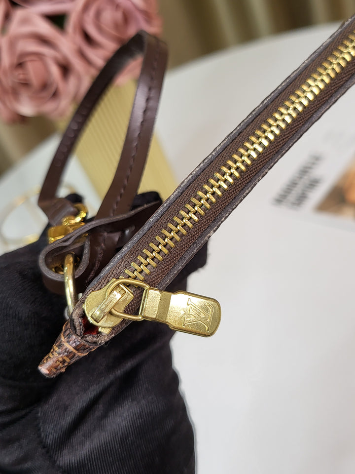 Louis Vuitton Damier Ebene Neverfull Pouch