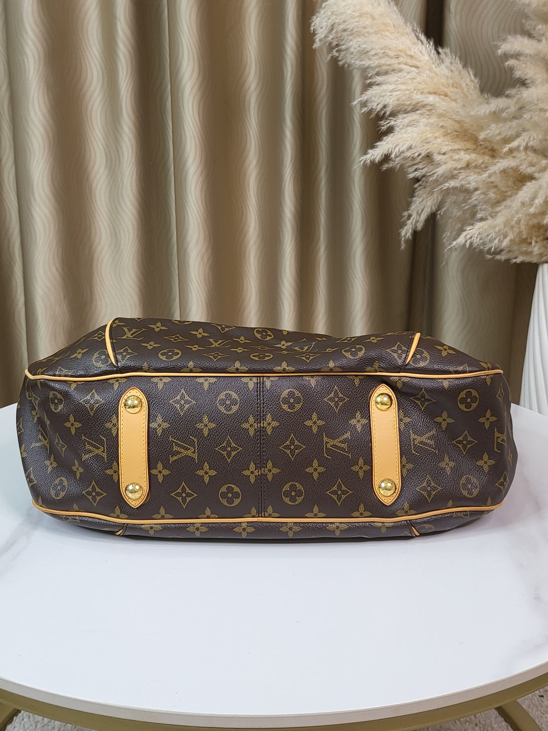 Louis Vuitton Monogram Galleria GM
